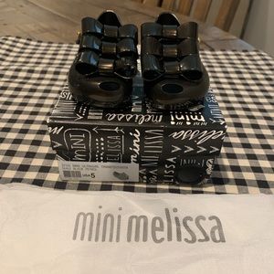 Mini Melissa ultra girl-triple bow.